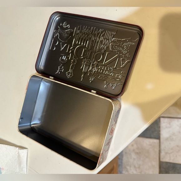 BARCELONA HINGED PEANUT NOUGAT TIN SOUVENIR STORAGE TRINKETS 8” EMPTY—NO CANDY - Picture 13 of 13